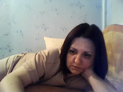 LockyCharm111 online show from April 2026 06:36:02 PM