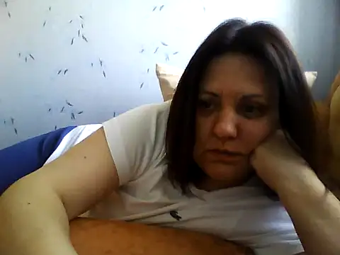 LockyCharm111 online show from May 2026 04:42:02 AM