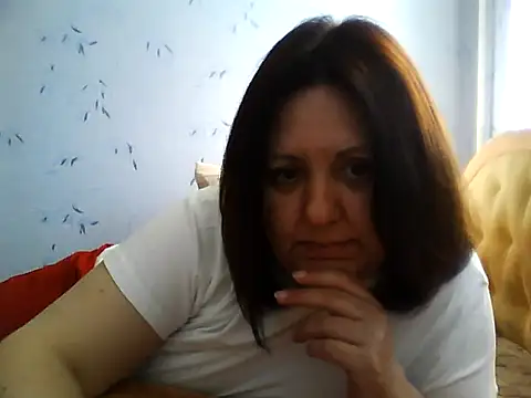 LockyCharm111 online show from May 2026 01:27:02 PM