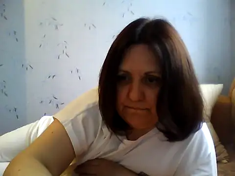 LockyCharm111 online show from May 2026 03:39:01 PM