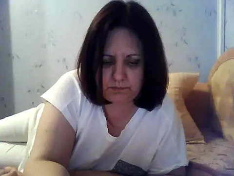 LockyCharm111 online show from May 2026 06:13:02 PM