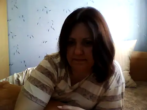 LockyCharm111 online show from June 2026 04:06:01 PM