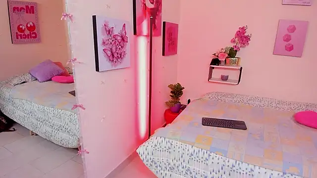 Snapshot of AnnyCotton chatting on March 2026 07:43:02 PM AnnyCotton online show from March 2026 07:43:02 PM