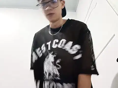 Snapshot of Santi_Princex chatting on February 2026 11:21:02 PM Santi Princex online show from February 2026 11:21:02 PM