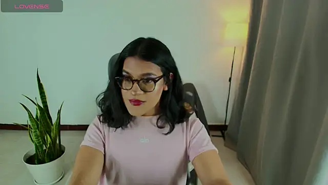 Snapshot of succubus_Vitta chatting on June 2026 09:56:02 PM succubus Vitta online show from June 2026 09:56:02 PM