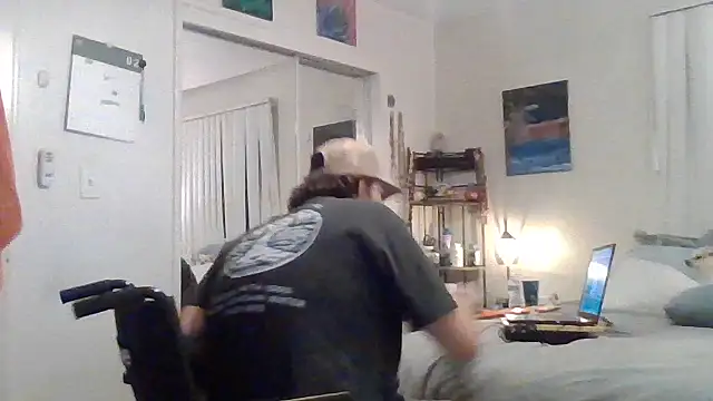 Tallhungandcloudy online show from February 2026 06:43:02 AM