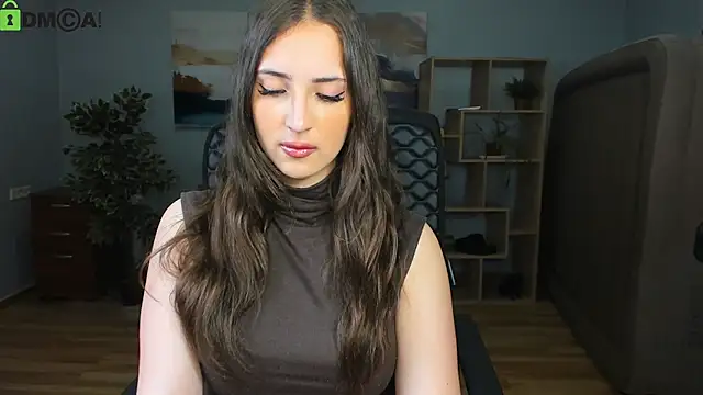 Effy Royse online show from June 2026 06:43:01 PM