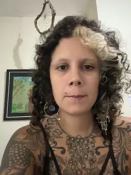 taisisilva online show from February 2026 02:16:01 AM