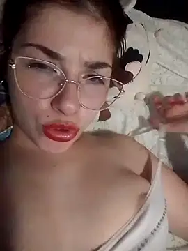 Snapshot of Luna33- chatting on February 2026 11:23:01 PM Luna33- online show from February 2026 11:23:01 PM