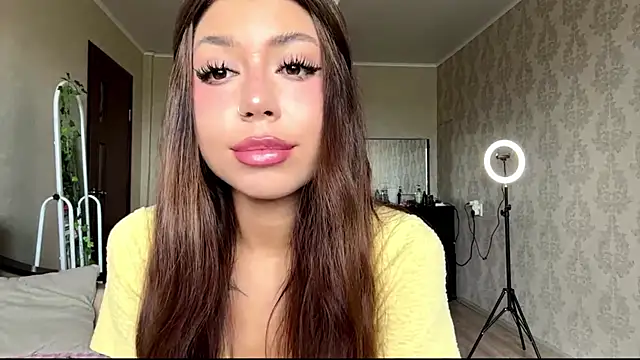 Snapshot of You_Club_Winx chatting on June 2026 08:09:02 AM You Club Winx online show from June 2026 08:09:02 AM