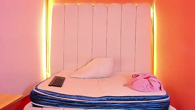 NaughtyVibes OS online show from February 2026 01:48:02 PM