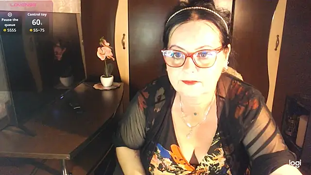 exiMIlf online show from June 2026 05:14:02 PM