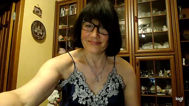 Snapshot of Vlastelina chatting on April 2026 07:58:01 PM Vlastelina online show from April 2026 07:58:01 PM