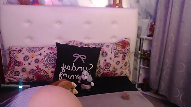 Nicolelewllss online show from March 2026 10:55:01 AM