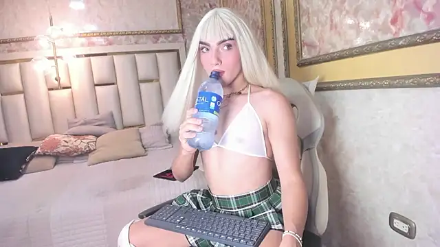 Snapshot of Veronica_hottie chatting on March 2026 02:23:02 PM Veronica hottie online show from March 2026 02:23:02 PM