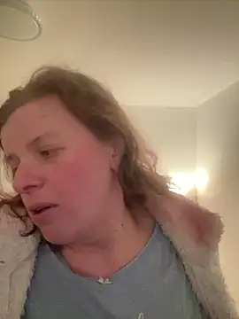 Laura-Loveyou online show from April 2026 06:05:01 PM