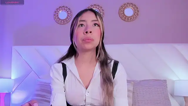 Snapshot of ValeryGomezz chatting on April 2026 02:10:02 PM ValeryGomezz online show from April 2026 02:10:02 PM