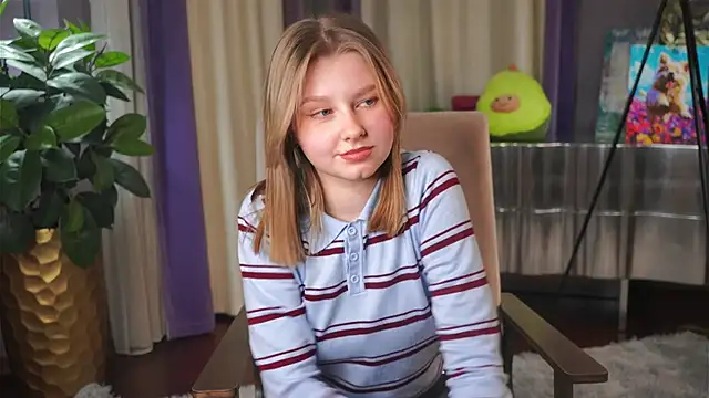 MaryDanielss online show from February 2026 01:39:02 PM