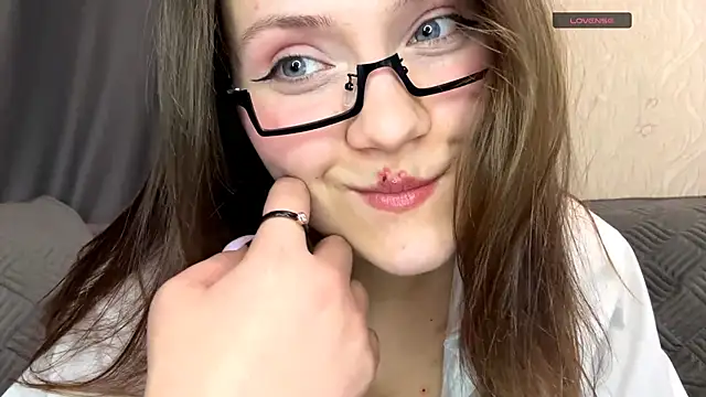 Snapshot of BunnyFleur chatting on March 2026 05:08:02 PM BunnyFleur online show from March 2026 05:08:02 PM