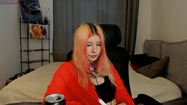 Snapshot of WarmAtEdges chatting on March 2026 03:15:02 PM WarmAtEdges online show from March 2026 03:15:02 PM