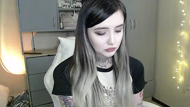 Snapshot of Rin_Tozier chatting on February 2026 12:45:02 AM Rin Tozier online show from February 2026 12:45:02 AM