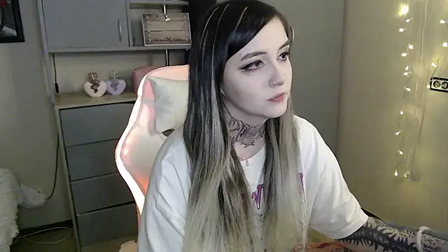 Snapshot of Rin_Tozier chatting on March 2026 01:10:01 AM Rin Tozier online show from March 2026 01:10:01 AM