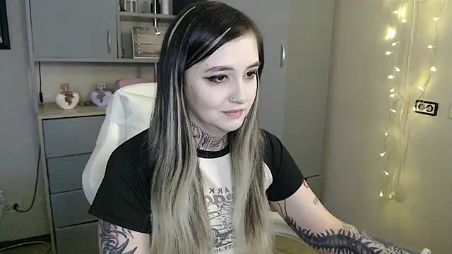 Snapshot of Rin_Tozier chatting on March 2026 01:44:01 AM Rin Tozier online show from March 2026 01:44:01 AM