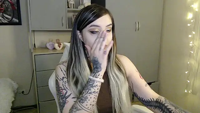 Snapshot of Rin_Tozier chatting on March 2026 01:17:02 AM Rin Tozier online show from March 2026 01:17:02 AM