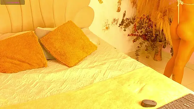 Snapshot of AURORA_BLOOM_CR chatting on March 2026 11:37:01 AM AURORA BLOOM CR online show from March 2026 11:37:01 AM