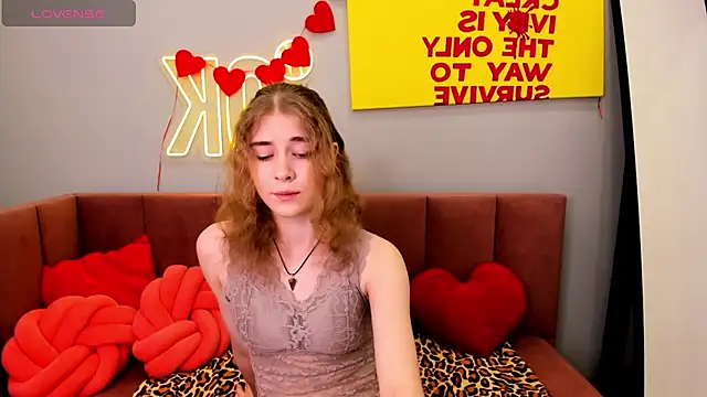 LucySerene online show from February 2026 08:20:01 AM