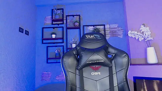 Snapshot of SinLickerr chatting on March 2026 06:57:01 PM SinLickerr online show from March 2026 06:57:01 PM