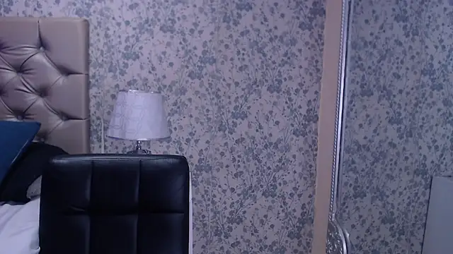 CloheBell online show from February 2026 07:01:01 PM