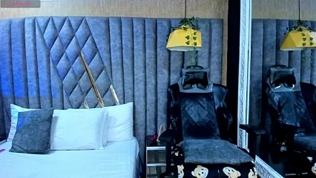 CloheBell online show from March 2026 07:42:02 PM