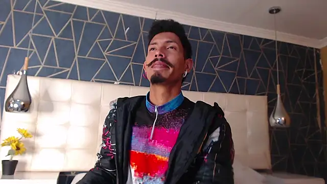 NoaahTylor online show from February 2026 07:32:02 PM