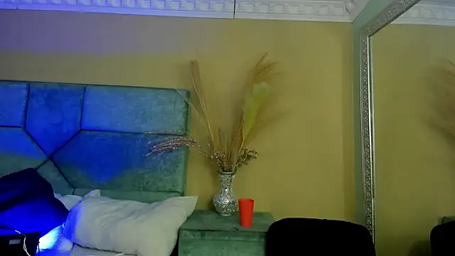 NoaahTylor online show from June 2026 04:26:02 AM