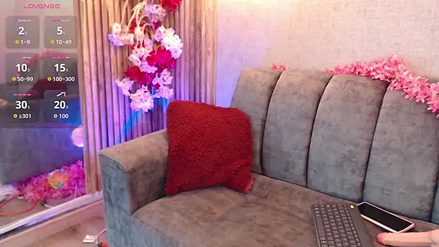 Snapshot of Siena_fox chatting on February 2026 11:33:01 AM Siena fox online show from February 2026 11:33:01 AM