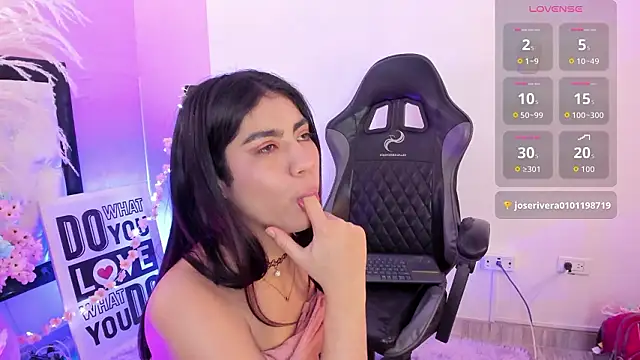 Snapshot of Siena_fox chatting on March 2026 07:09:01 PM Siena fox online show from March 2026 07:09:01 PM