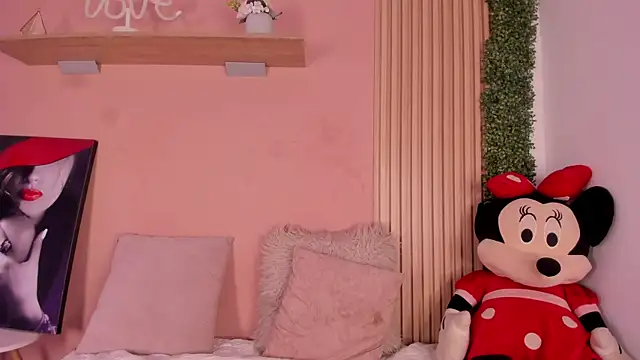 Winnie cutee online show from June 2026 05:12:01 AM