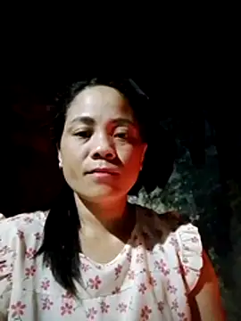 molly-xx online show from April 2026 06:05:02 PM