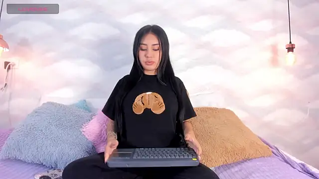 Snapshot of vaelina_angels chatting on February 2026 07:05:01 AM vaelina angels online show from February 2026 07:05:01 AM