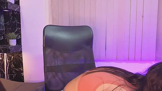 Hanna Williams   online show from March 2026 03:01:02 AM