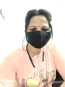 Snapshot of karishma_Bhabhi chatting on April 2026 05:32:02 PM karishma Bhabhi online show from April 2026 05:32:02 PM