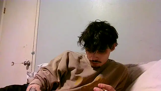 Snapshot of benriskey12 chatting on March 2026 06:17:01 AM benriskey12 online show from March 2026 06:17:01 AM