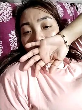 Snapshot of cute-shine chatting on April 2026 01:52:02 PM cute-shine online show from April 2026 01:52:02 PM