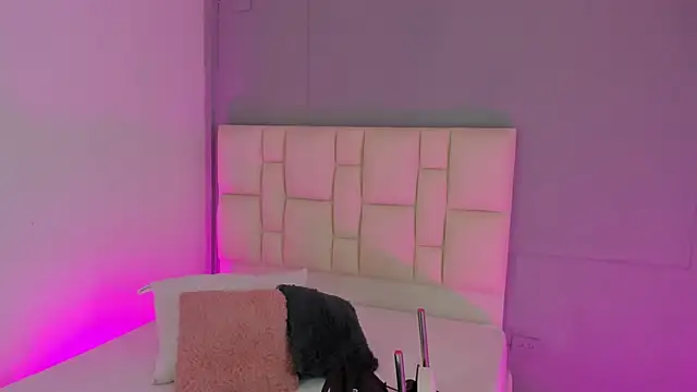 Snapshot of Zaphiro__Sky chatting on March 2026 08:51:02 AM Zaphiro Sky online show from March 2026 08:51:02 AM