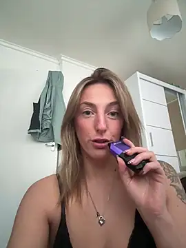 CURVY-CALLIE-XO online show from February 2026 04:23:01 PM