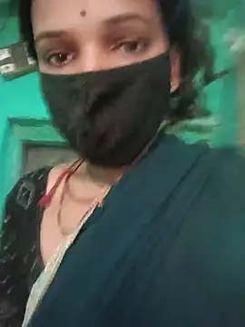 Snapshot of Desi_Couple_P chatting on June 2026 01:44:02 AM Desi Couple P online show from June 2026 01:44:02 AM