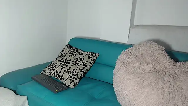 Snapshot of mailyn_gold chatting on March 2026 12:02:02 PM mailyn gold online show from March 2026 12:02:02 PM