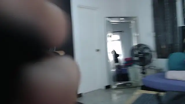 Snapshot of mailyn_gold chatting on March 2026 12:23:02 PM mailyn gold online show from March 2026 12:23:02 PM