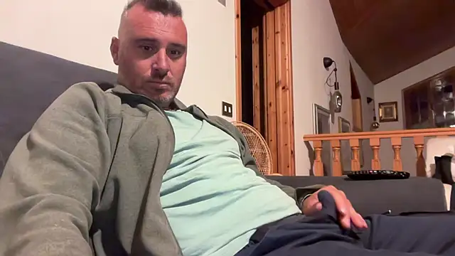 marcovik1 online show from April 2026 06:35:01 PM